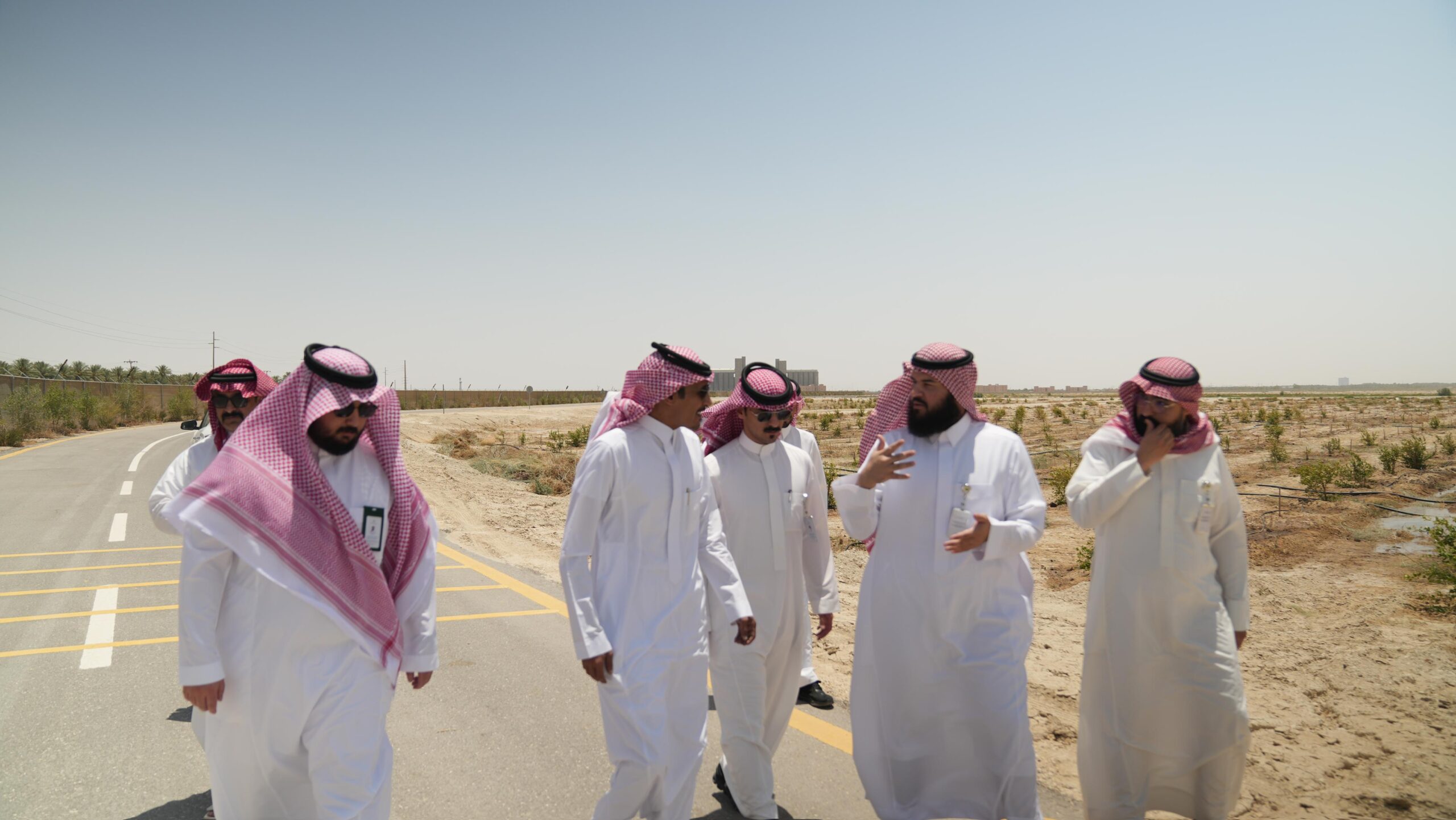 الرئيس التنفيذي لـ«مؤسسة ريف» يتفقد جاهزية مدينة الليمون (2) في الأحساء
