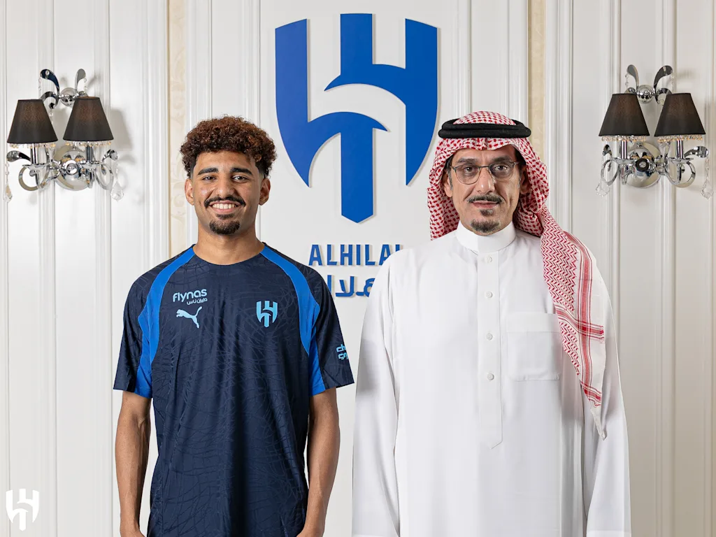 الهلال يعلن صفقتين.. ويقرر تعيين وليد القاسم مديرا للفريق 