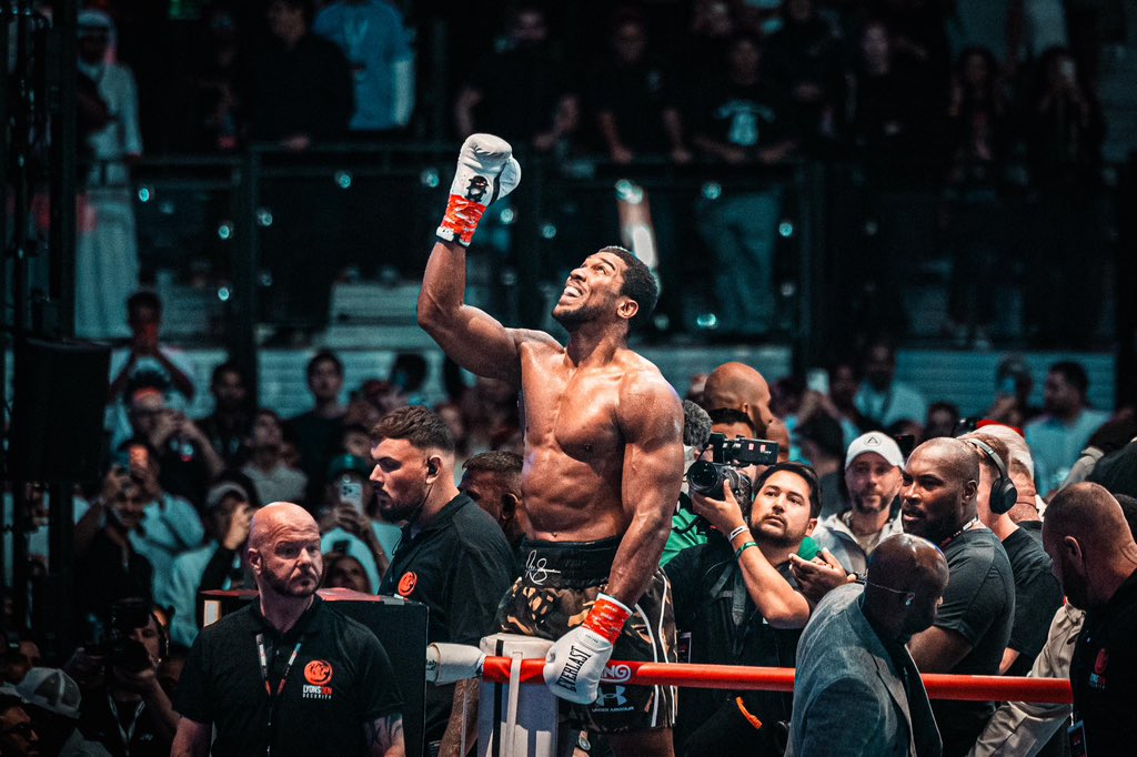 تألق سعودي ومصري في الـ”undercard”.. وأنتوني جوشوا يعود ويحسم مواجهة “The Comeback” بالضربة القاضية