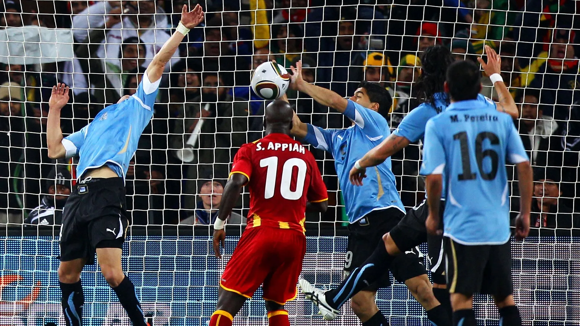 «لعنة اسم سواريز» تطارد غانا في كأس العالم بعد 16 عامًا