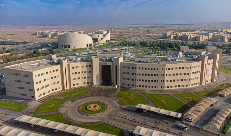 جامعة القصيم تعلن فتح القبول في 29 برنامجًا للدراسات العليا للعام 1448ه