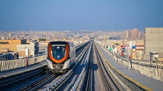 بمواصفات خارقة.. آلة حفر عملاقة تستعد لتوسيع مشروع قطار الرياض