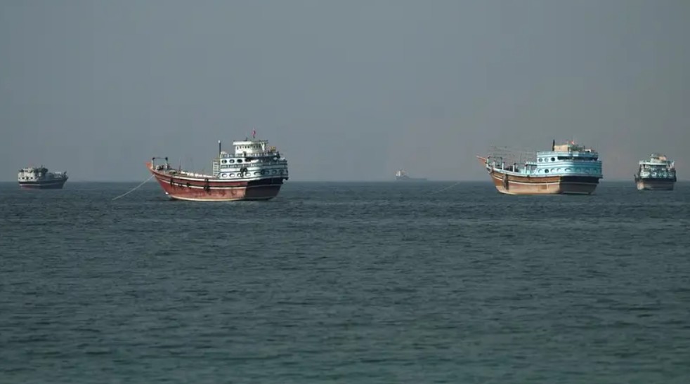 رغم الهدنة الأمريكية الإيرانية.. قطاع الشحن العالمي يُبقي مضيق هرمز «منطقة حرب»