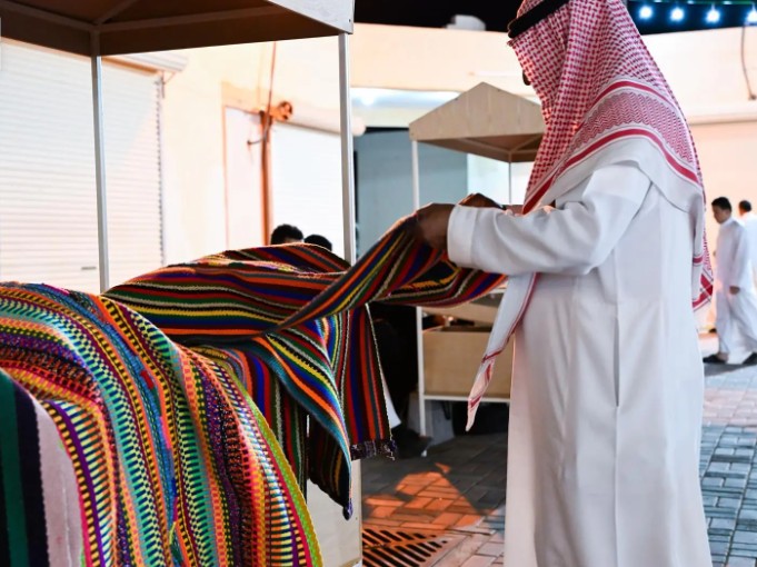 رحلة إلى الماضي.. المتاحف التراثية تجذب زوار مهرجان سوق المزارعين في طريف