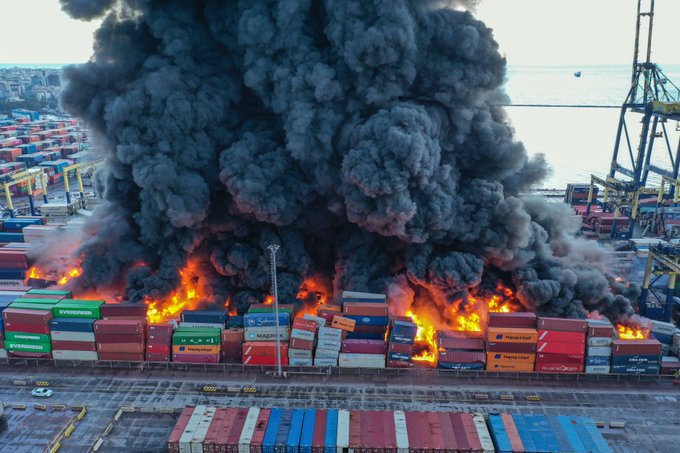 حريق ضخم في ميناء إسكندرون