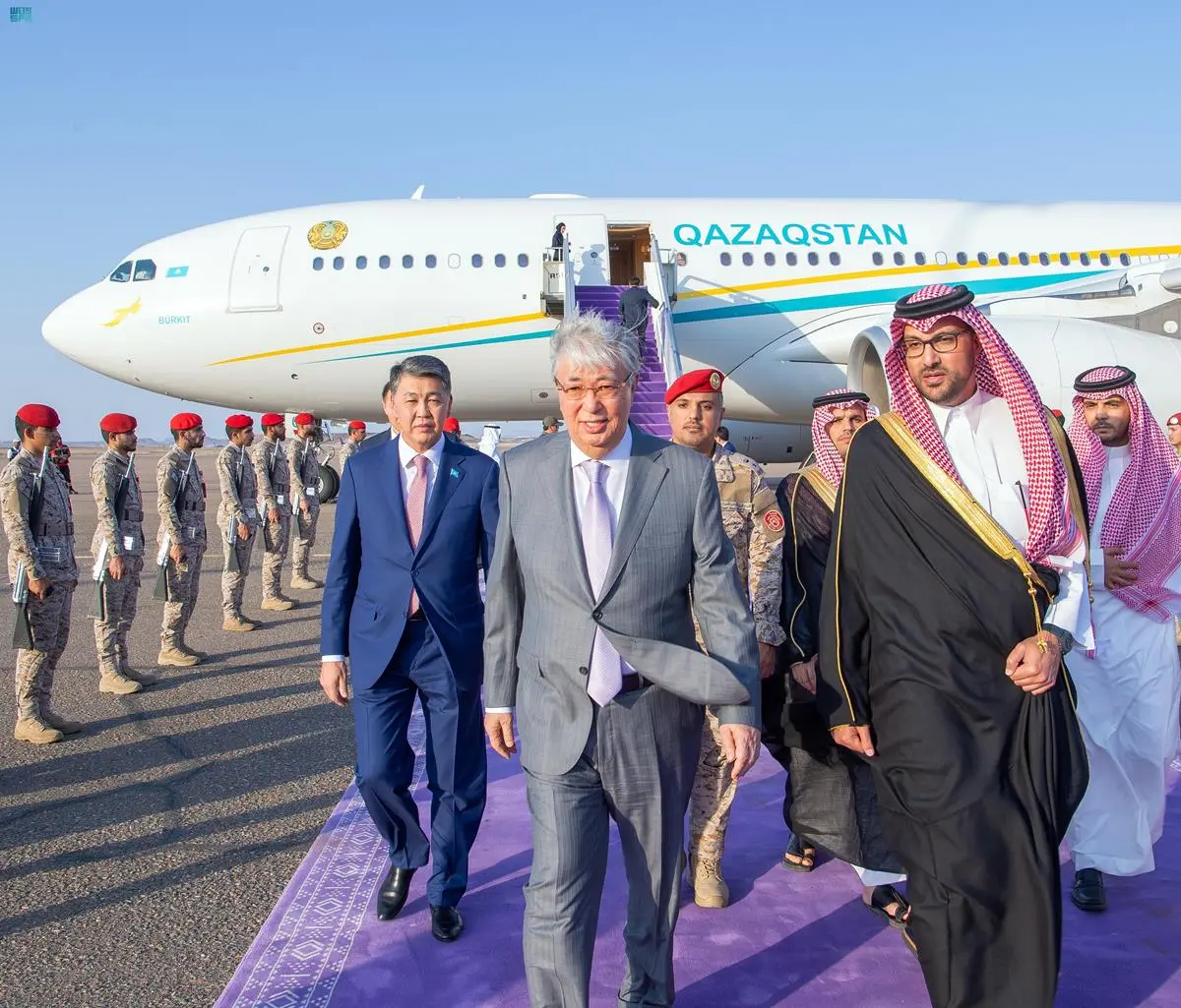 رئيس كازاخستان يصل المدينة المنورة لزيارة المسجد النبوي