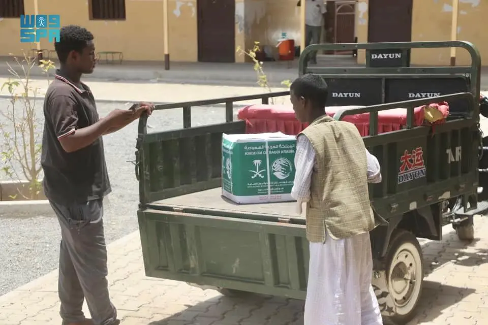 مركز الملك سلمان للإغاثة يوزع 6 أطنان من السلال الغذائية في السودان