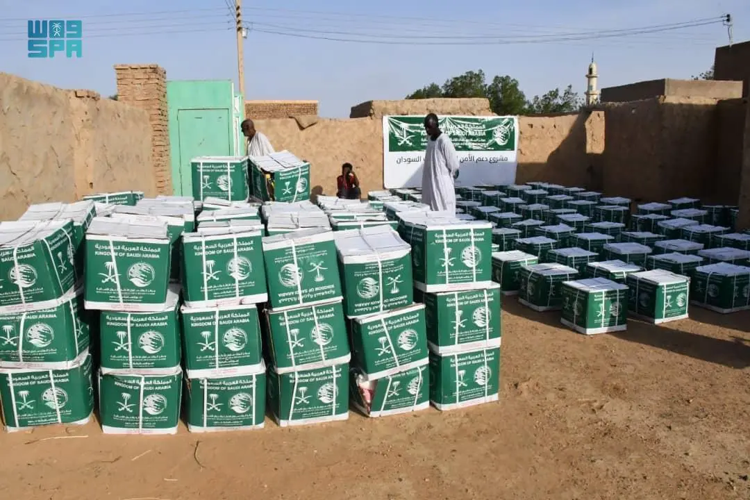 مركز الملك سلمان للإغاثة يوزع أكثر من 31 طنًا من السلال الغذائية في محلية الدامر بولاية نهر النيل في السودان
