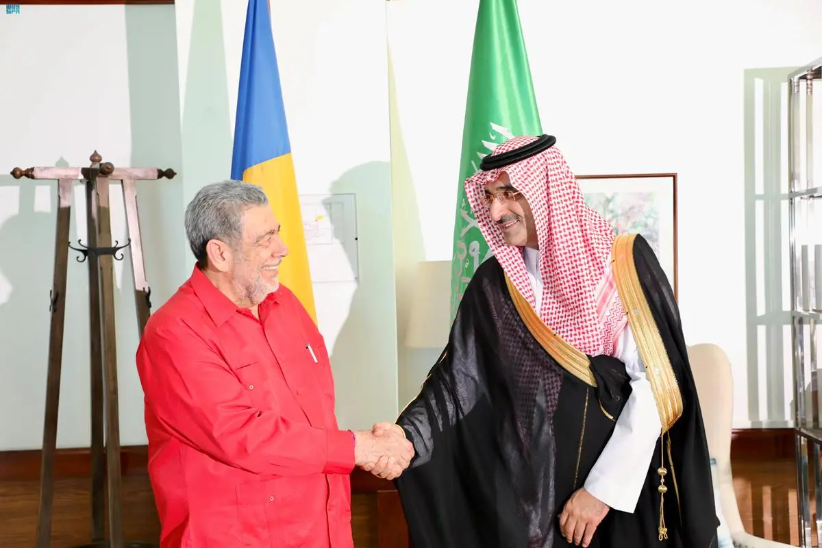 الرئيس التنفيذي للصندوق السعودي للتنمية يلتقي رئيس الوزراء بسانت فنسنت وجزر غرينادين