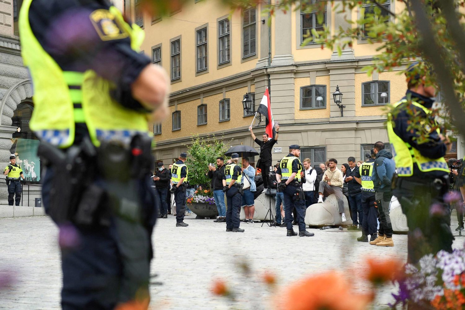 انتشار الشرطة خلال مظاهرة لحرق المصحف في ستوكهولم