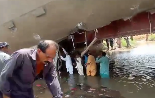 حادث قطار باكستان