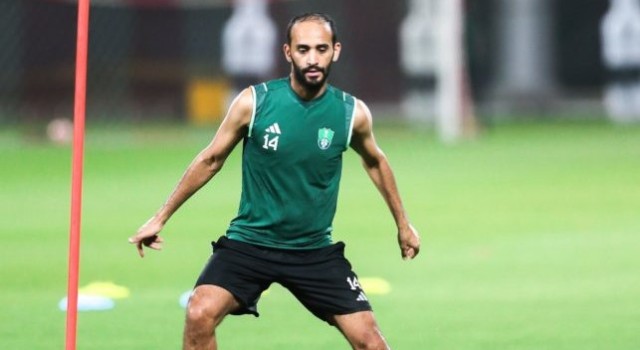 لاعب الأهلي عبدالله عطيف