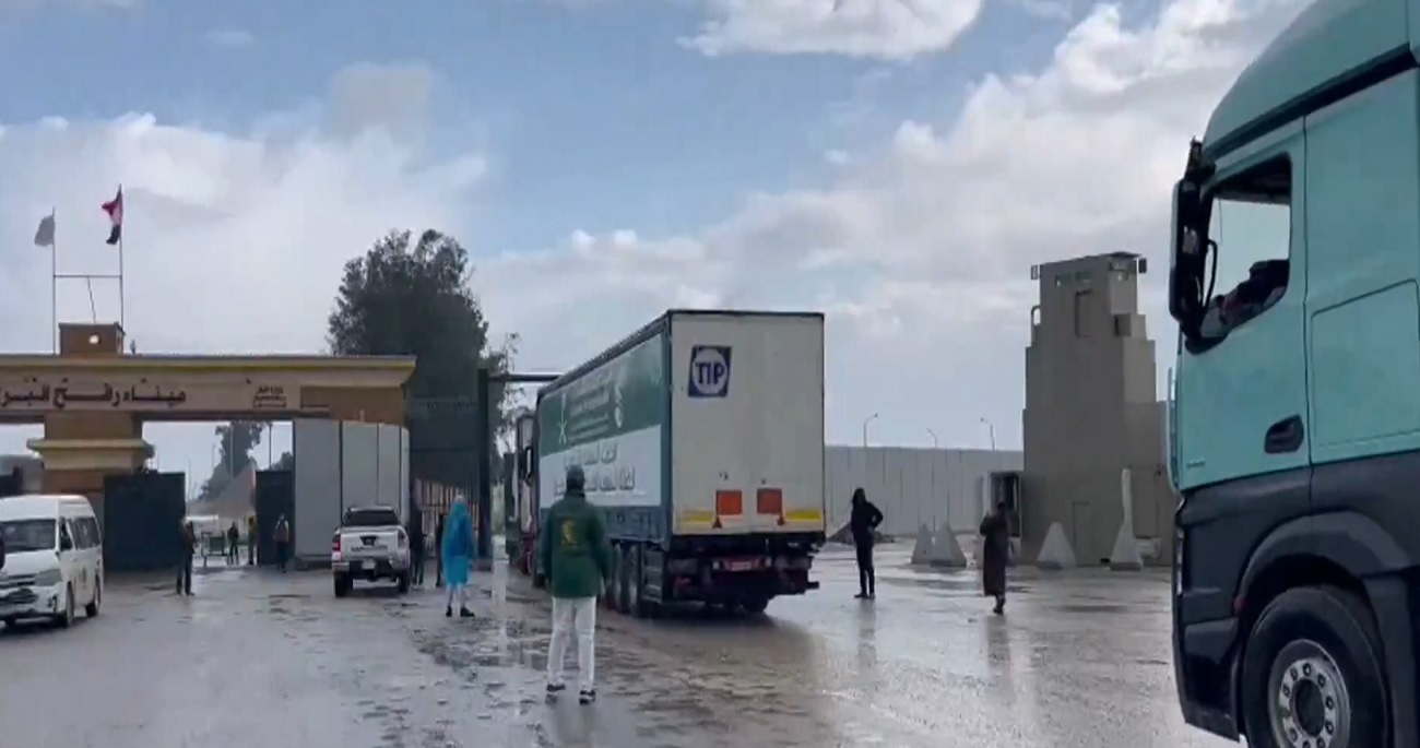 عبور قافلة مساعدات سعودية جديدة معبر رفح